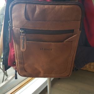  LEABAGS London Buffalo Leather City Messenger Bag